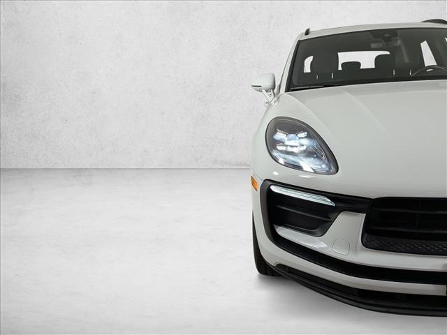 2022 Porsche Macan AWD