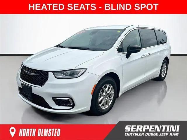 2024 Chrysler Pacifica Touring L for sale in North Olmsted, OH