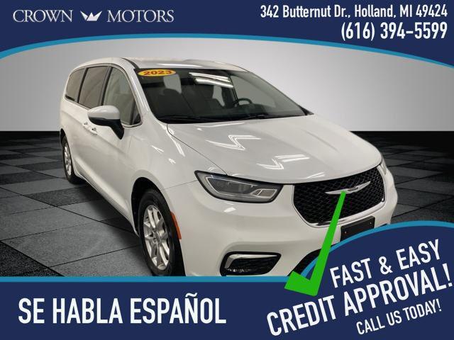 2023 Chrysler Pacifica Touring L for sale in Holland, MI