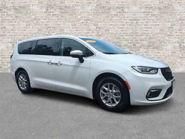 2023 Chrysler Pacifica Touring L for sale in Midlothian, VA