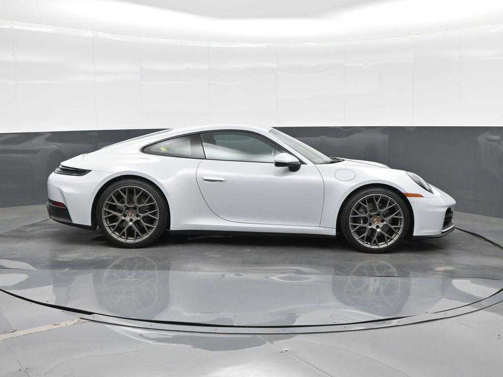 2025 Porsche 911 - Photo 10