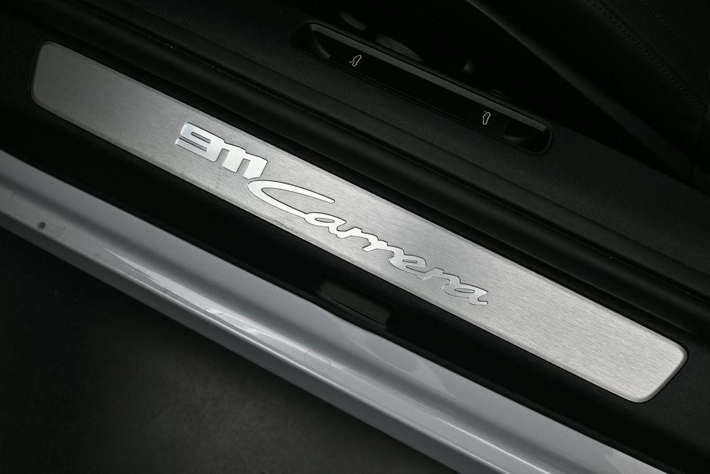 2025 Porsche 911 - Photo 14