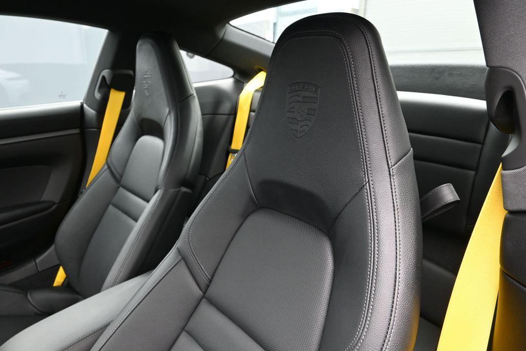 2025 Porsche 911 - Photo 16