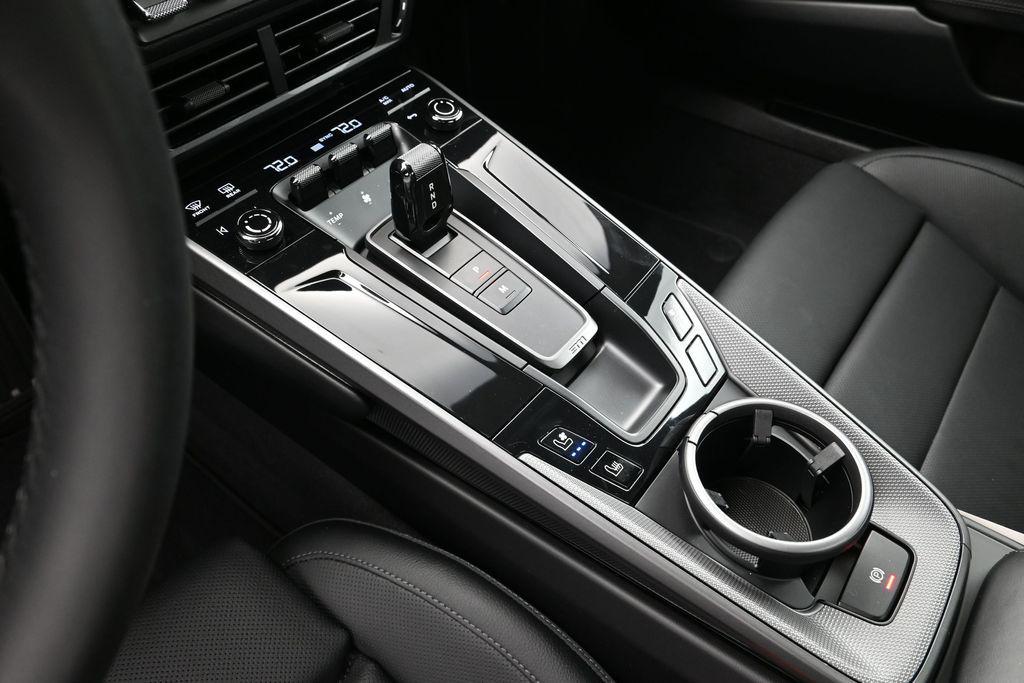 2025 Porsche 911 - Photo 20