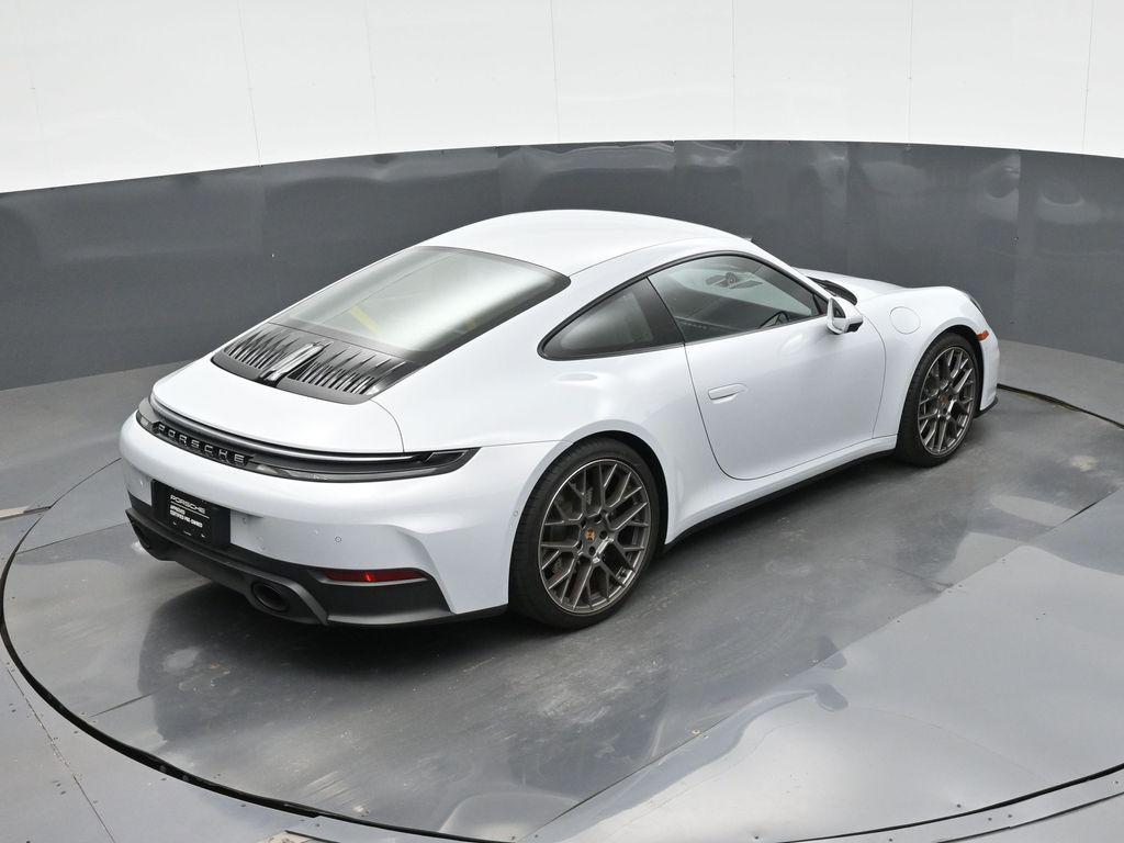 2025 Porsche 911 - Photo 30