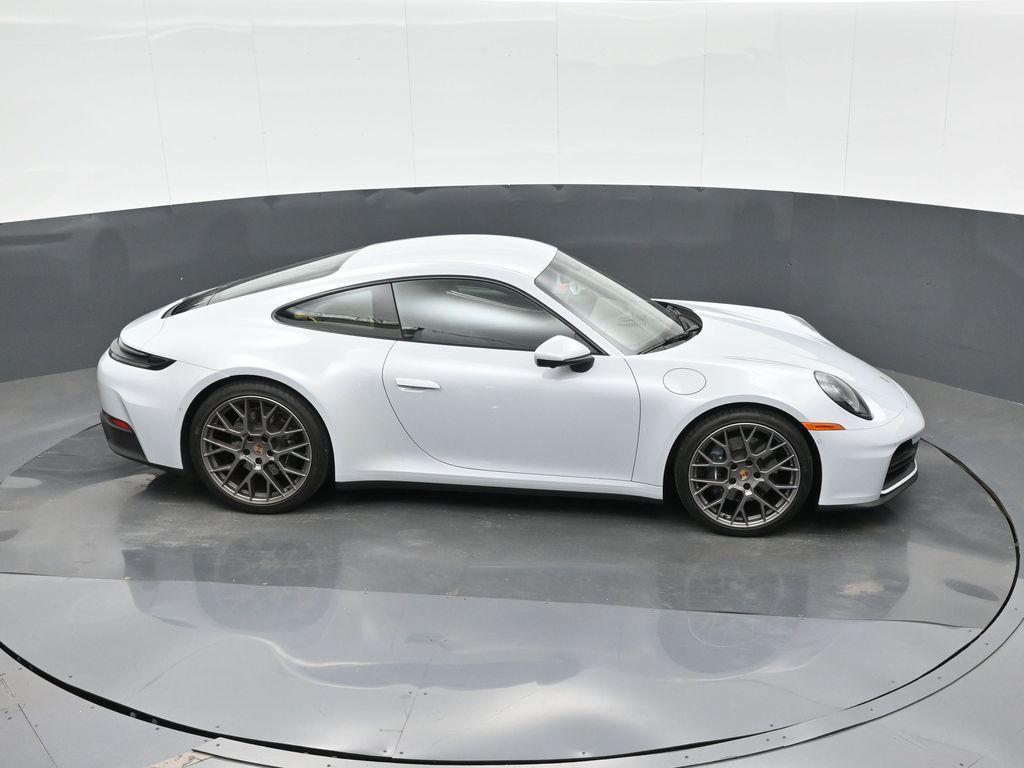2025 Porsche 911 - Photo 31