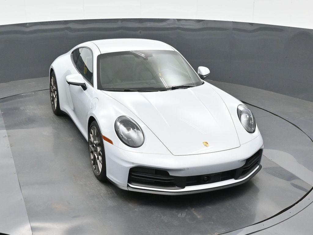 2025 Porsche 911 - Photo 32
