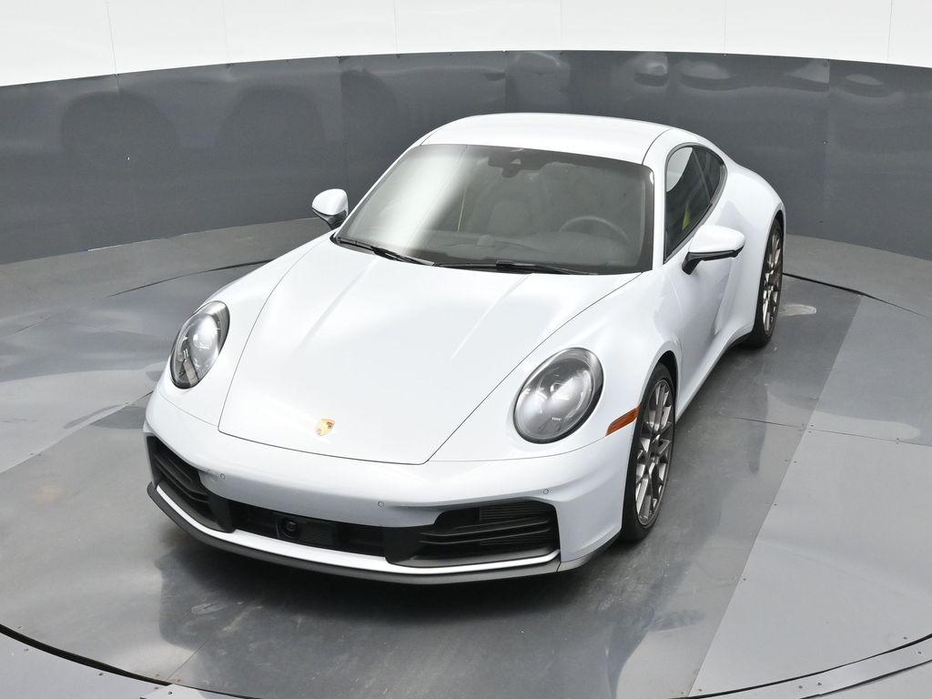 2025 Porsche 911 - Photo 33