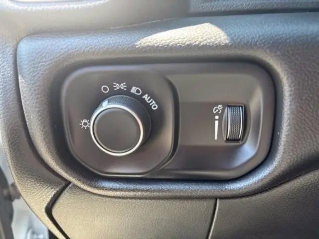2024 Ram 3500 Tradesman/SLT/Laramie/Limited