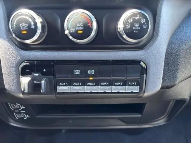 2024 Ram 3500 Tradesman/SLT/Laramie/Limited