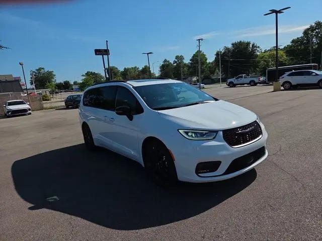2025 Chrysler Pacifica Limited
