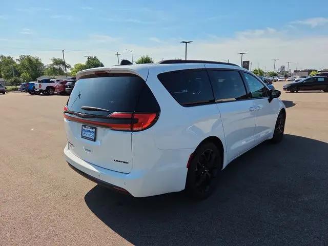 2025 Chrysler Pacifica Limited