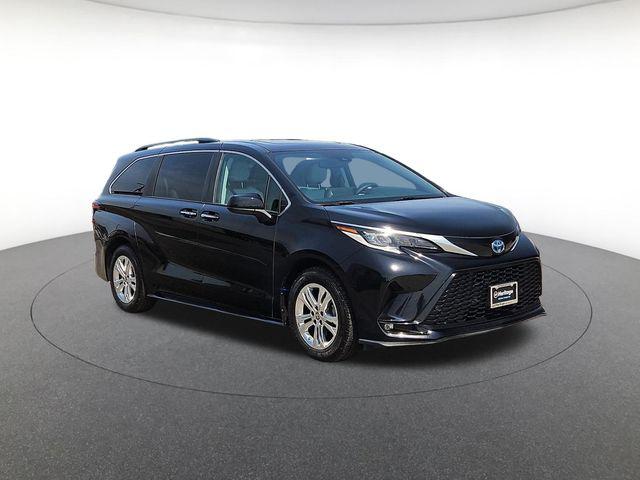 2022 Toyota Sienna XSE 2022 Toyota Sienna XSE