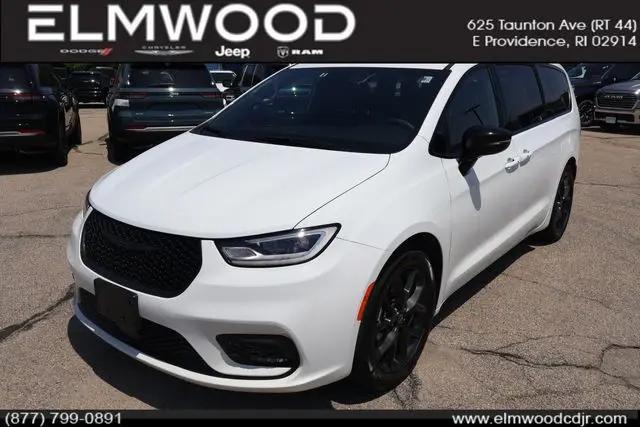 2026 Chrysler Pacifica Limited for sale in E. Providence, RI