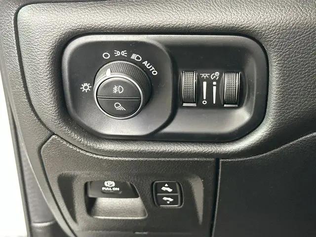 2023 Ram 1500 Laramie Crew Cab 4x4 57 Box