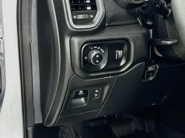 2025 Ram 1500 Big Horn Crew Cab 4x4 57 Box