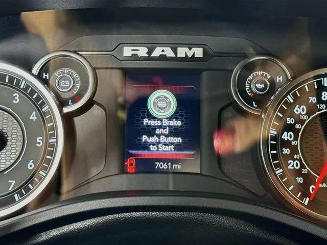 2025 Ram 1500 Big Horn Crew Cab 4x4 57 Box