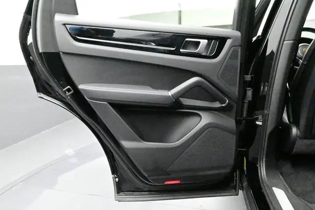 2023 Porsche Cayenne Cayenne