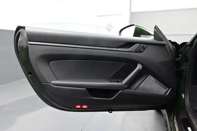 2026 Porsche 911 Carrera 4 GTS