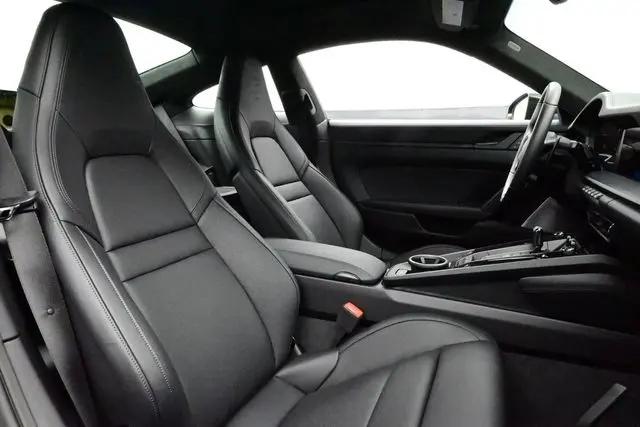 2026 Porsche 911 Carrera 4 GTS