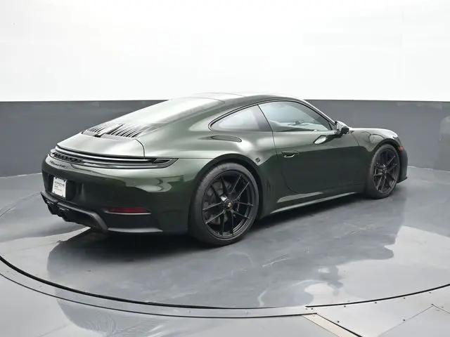 2026 Porsche 911 Carrera 4 GTS