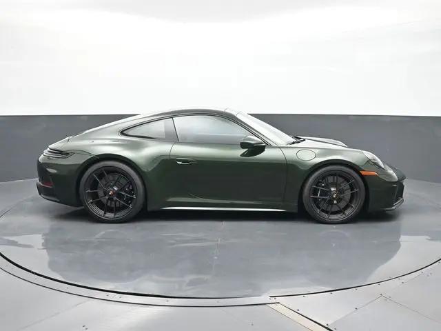 2026 Porsche 911 Carrera 4 GTS