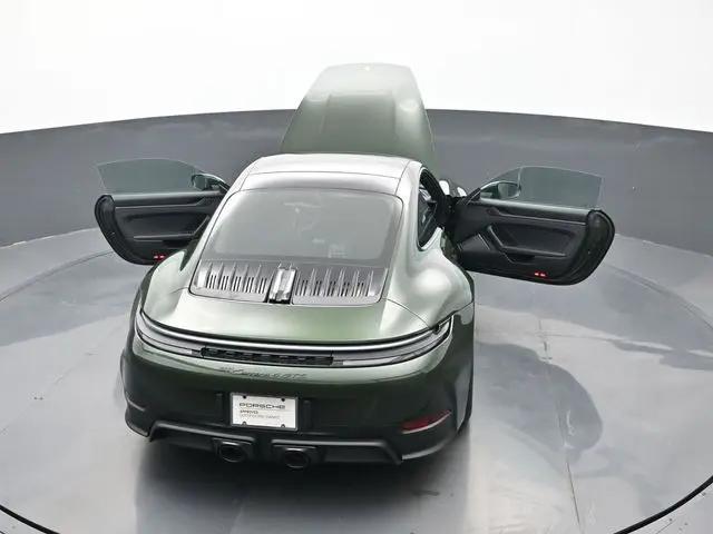 2026 Porsche 911 Carrera 4 GTS