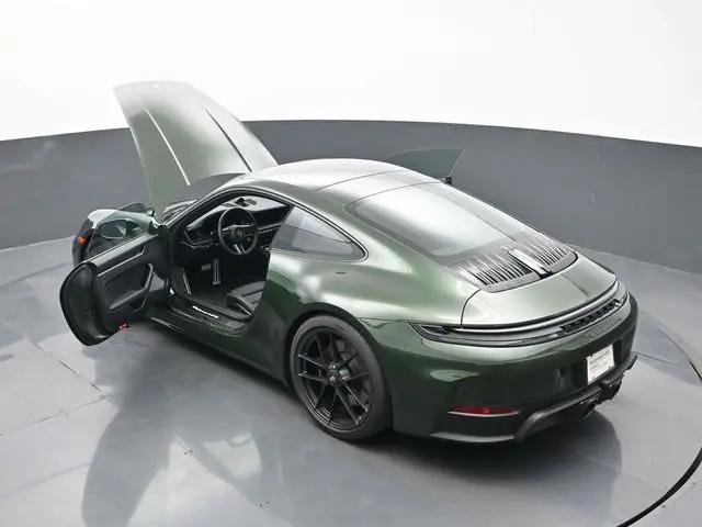 2026 Porsche 911 Carrera 4 GTS
