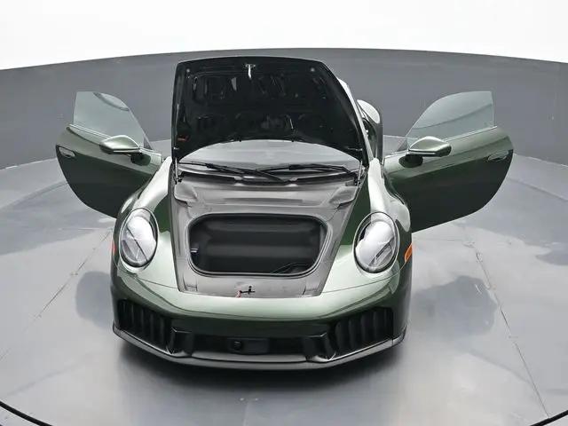 2026 Porsche 911 Carrera 4 GTS