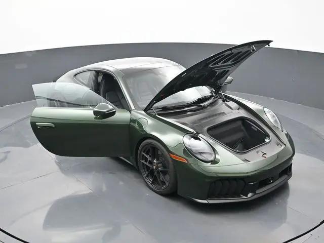 2026 Porsche 911 Carrera 4 GTS