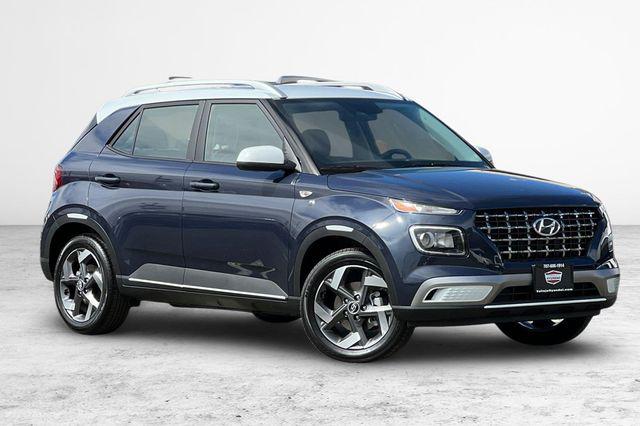 2026 Hyundai Venue SEL w/Two-Tone Roof