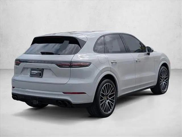 2023 Porsche Cayenne Platinum Edition