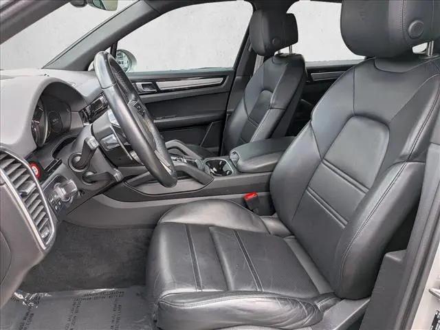2023 Porsche Cayenne Platinum Edition