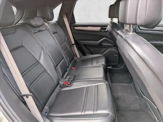 2023 Porsche Cayenne Platinum Edition