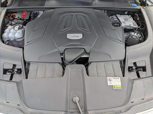 2023 Porsche Cayenne Platinum Edition