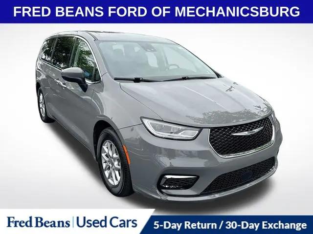 2023 Chrysler Pacifica Touring L for sale in Mechanicsburg, PA