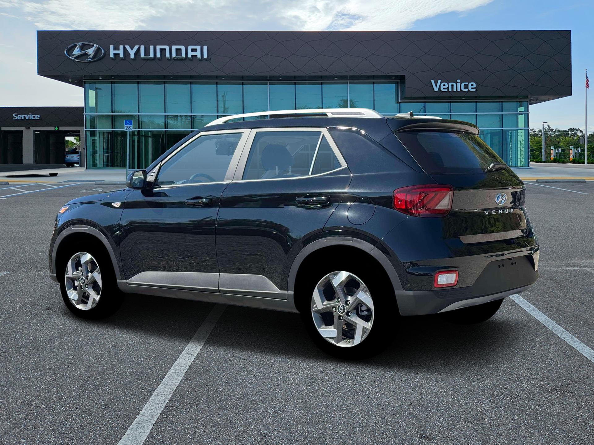 2026 Hyundai VENUE SEL - Image 4