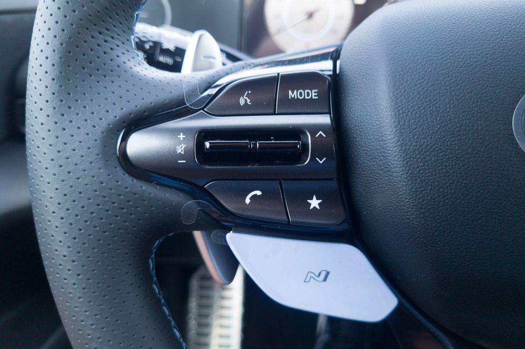 New 2026 White HYUNDAI Sedan image 28