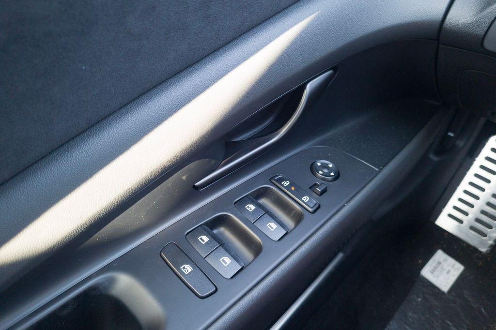 New 2026 White HYUNDAI Sedan image 32