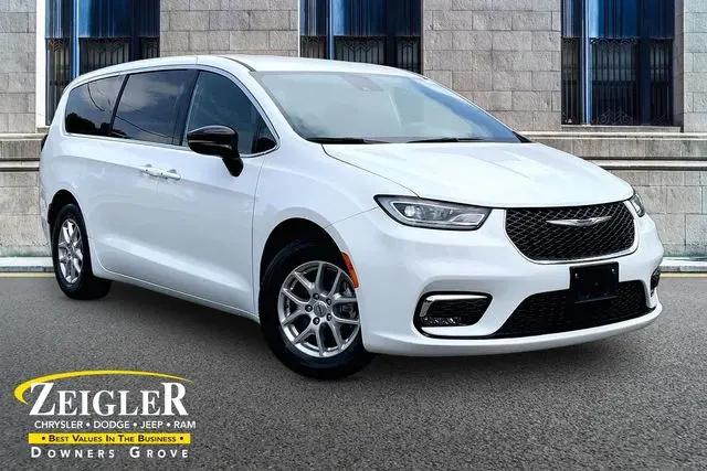 2025 Chrysler Pacifica Select for sale in Downers Grove, IL