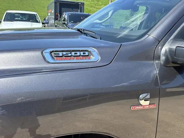 2025 Ram 3500 Laramie Mega Cab 4x4 64 Box