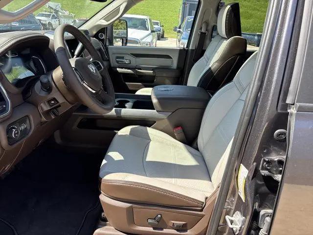 2025 Ram 3500 Laramie Mega Cab 4x4 64 Box