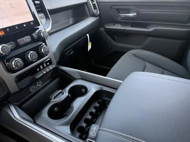 2026 Ram 1500 Express Crew Cab 4x4 57 Box