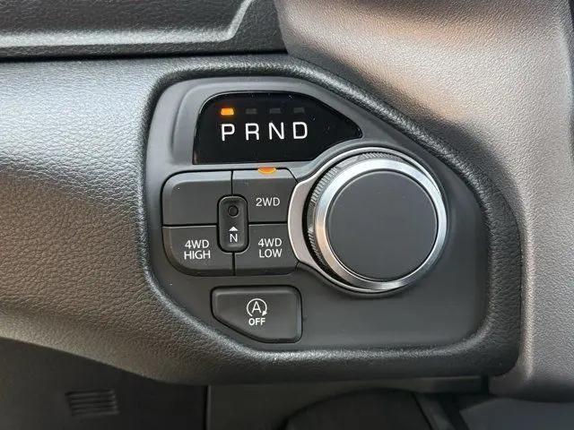 2026 Ram 1500 Express Crew Cab 4x4 57 Box