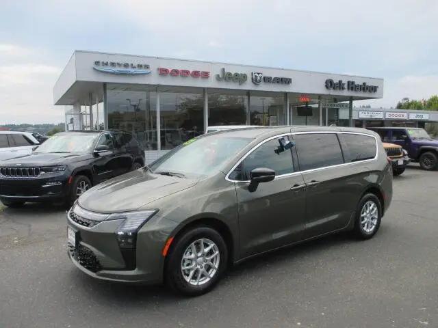 2027 Chrysler Pacifica Select for sale in Oak Harbor, WA