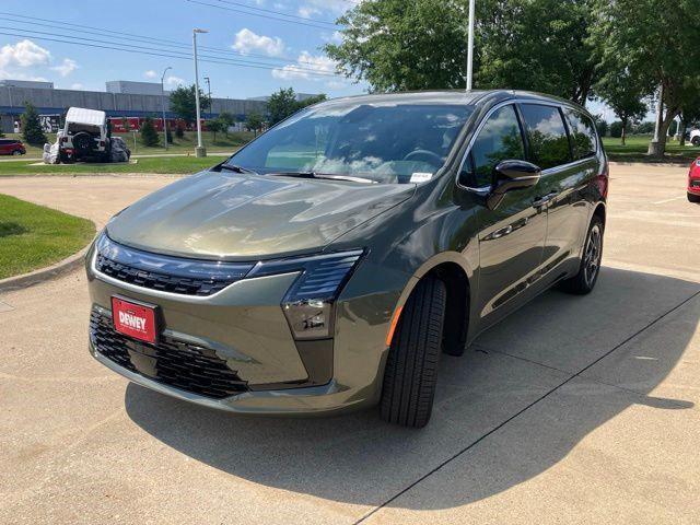2027 Chrysler Pacifica Limited