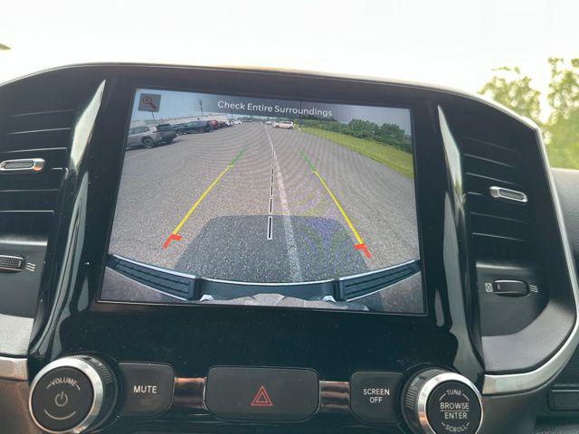 2022 Ram 1500 Big Horn Crew Cab 4x4 5'7" Box