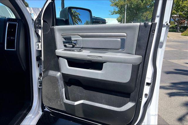 2019 Ram 1500 Classic SLT Crew Cab 4x4 57 Box