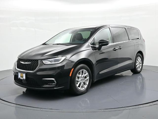 2023 Chrysler Pacifica Touring L for sale in Springfield, IL