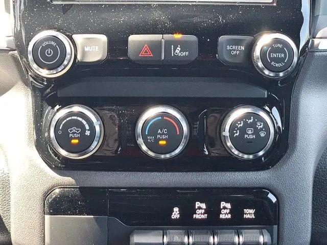 2026 Ram 1500 Express Crew Cab 4x4 57 Box
